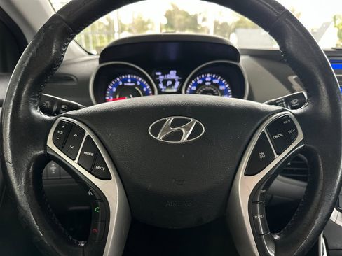 Used 2013 Hyundai Elantra Limited image 19
