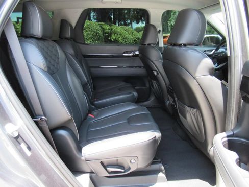 Used 2022 Hyundai Palisade Limited FWD image 32