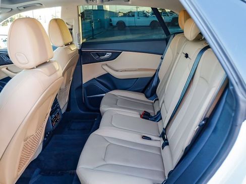 Used 2023 Audi Q8 Prestige w/ Prestige Package image 20