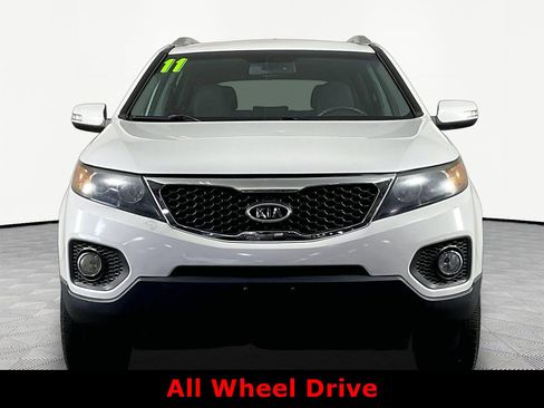 Used 2011 Kia Sorento LX w/ Convenience Pkg AWD/4WD image 2