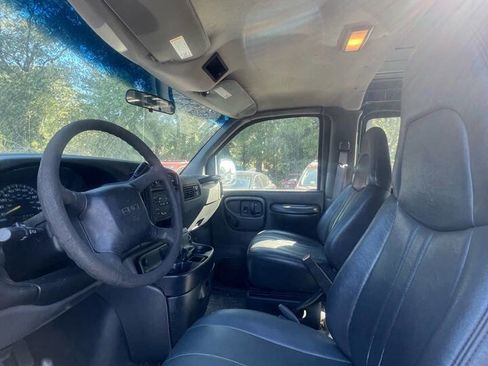 Used 2001 GMC Savana 2500 image 11