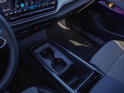 New 2025 Volkswagen ID.4 Pro RWD image 12