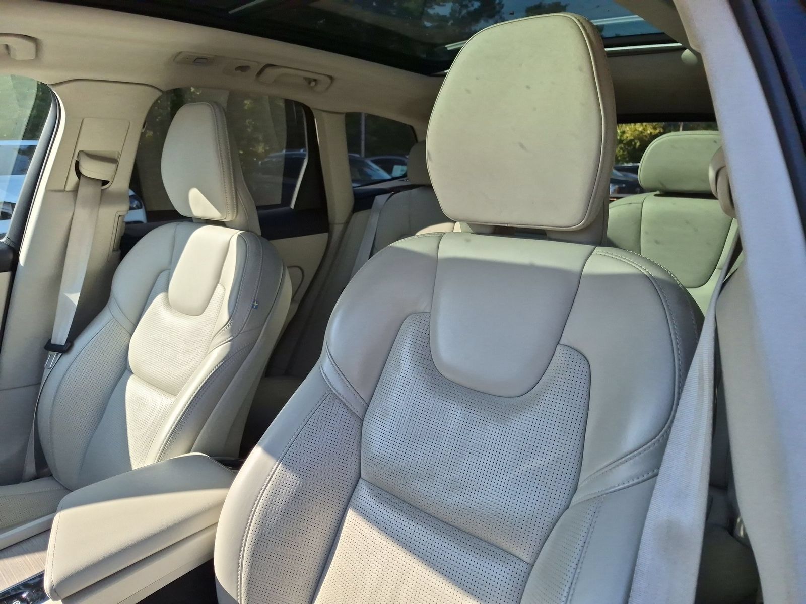 Used 2022 Volvo XC60 B5 Inscription w/ Advanced Package FWD image 14