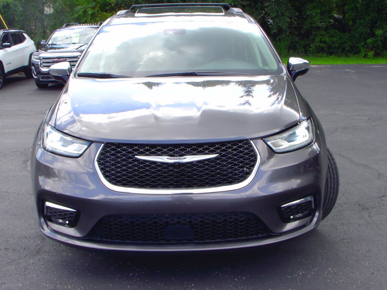 Used 2023 Chrysler Pacifica Limited FWD image 31