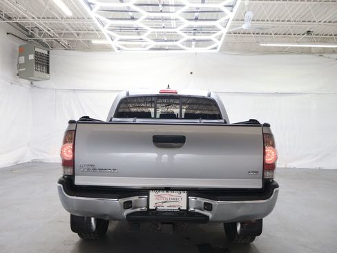 Used 2015 Toyota Tacoma 4x4 Double Cab w/ TRD Off-Road Package image 6