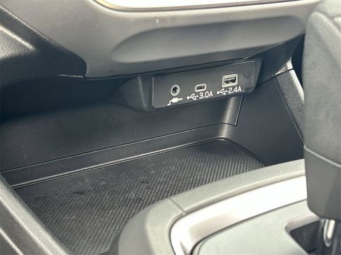 Used 2025 Subaru Crosstrek 2.0i Premium image 24