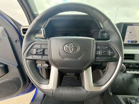 Used 2025 Toyota Tacoma SR5 image 15
