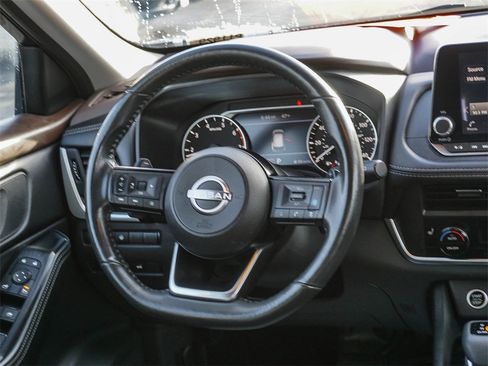 Used 2023 Nissan Rogue SV w/ SV Premium B Package image 15