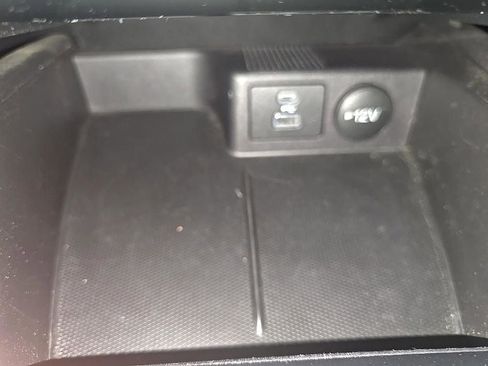 Used 2022 Ford Escape SE image 22