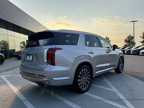 Used 2024 Hyundai Palisade Calligraphy image 5