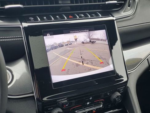 Certified 2023 Jeep Grand Cherokee L Laredo AWD/4WD image 20