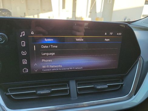 Used 2025 Chevrolet Trax LT image 13