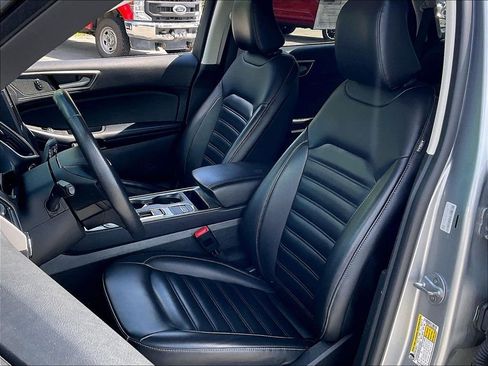 Used 2024 Ford Edge SEL AWD/4WD image 9