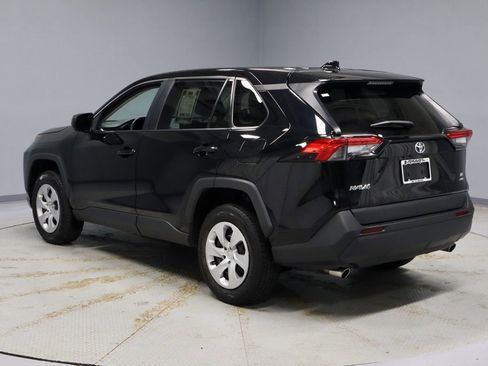 Used 2023 Toyota RAV4 LE AWD/4WD image 9
