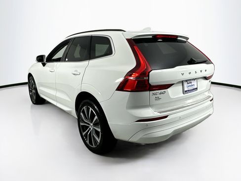 Used 2022 Volvo XC60 B5 Momentum w/ Protection Package Premier image 7