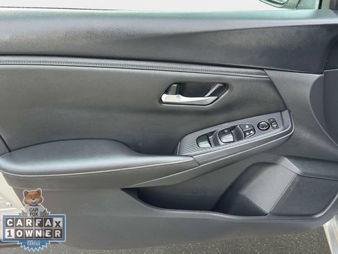 Used 2023 Nissan Sentra SV FWD image 17