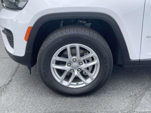 New 2025 Jeep Grand Cherokee Laredo X AWD/4WD image 11