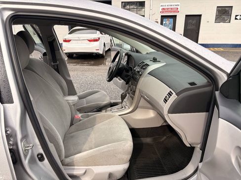 Used 2011 Toyota Corolla LE FWD image 26