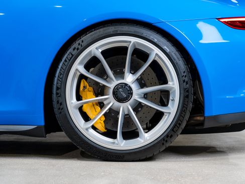Used 2018 Porsche 911 GT3 RWD image 7