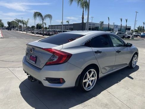 Used 2019 Honda Civic Sport image 8