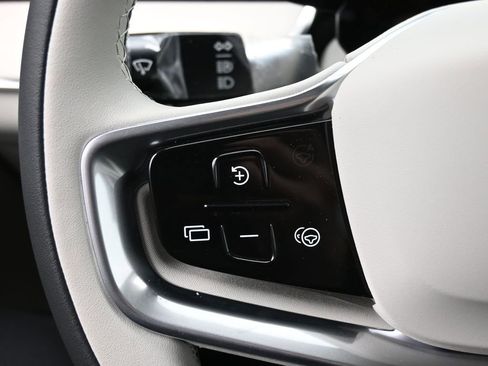 New 2025 Volvo EX90 Ultra image 12