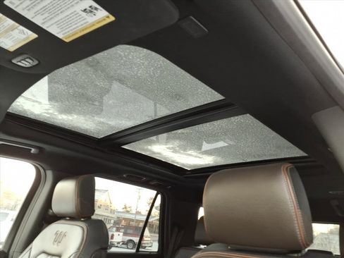 Used 2021 Ford Expedition King Ranch image 14