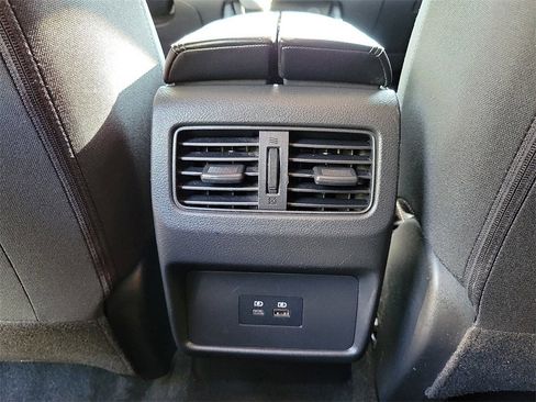 Used 2023 Nissan Rogue SV image 19