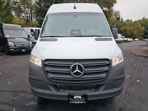 New 2025 Mercedes-Benz Sprinter 2500 image 9