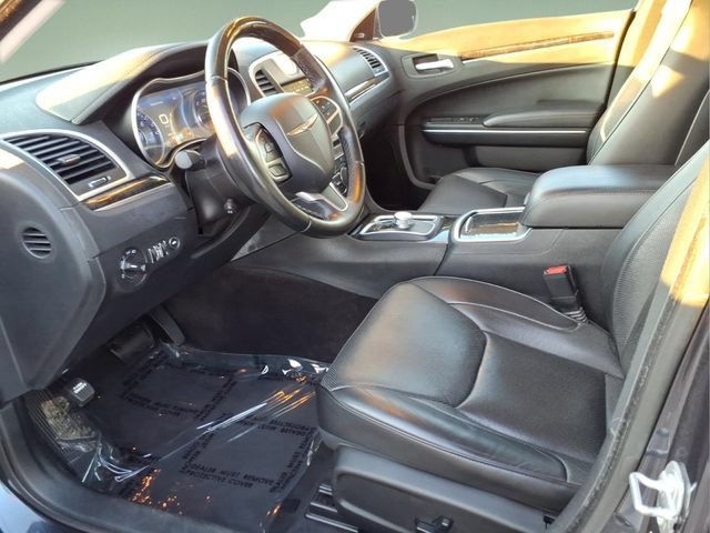 Used 2018 Chrysler 300 Limited AWD/4WD image 11