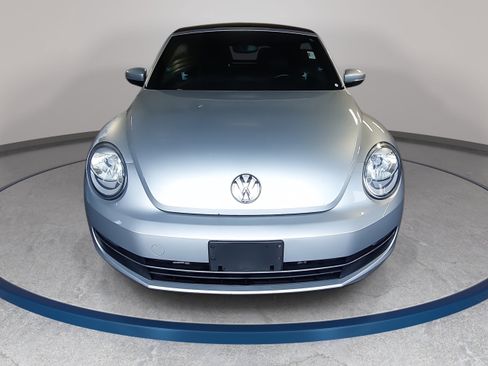 Used 2013 Volkswagen Beetle TDI FWD image 2