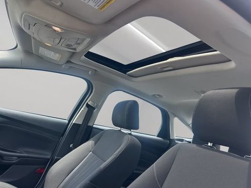 Used 2015 Ford Focus SE FWD image 35