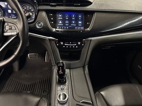 Used 2024 Cadillac XT6 Sport w/ LPO, Onyx Lite Package AWD/4WD image 19