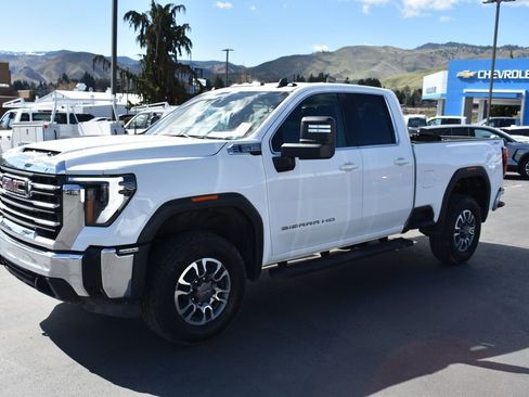 Certified 2024 GMC Sierra 2500 SLE w/ SLE Convenience Package AWD/4WD image 11