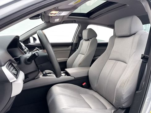 Used 2018 Honda Accord EX image 16