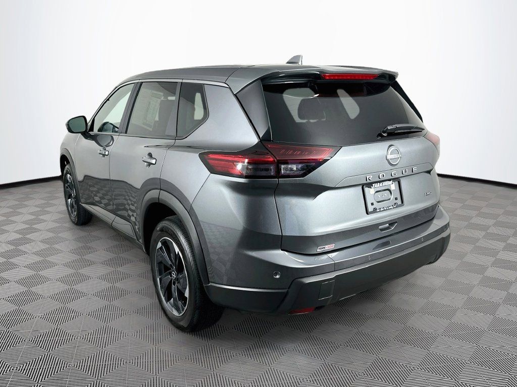 Certified 2026 Nissan Rogue SV AWD/4WD image 8