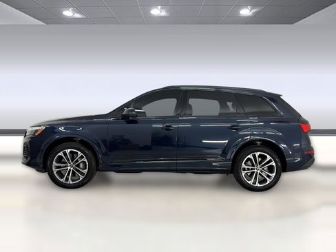 Used 2025 Audi Q7 2.0T Premium w/ Convenience Plus Package AWD/4WD image 2