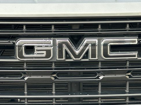 Certified 2024 GMC Sierra 1500 Elevation w/ LPO, Elevation Black Package image 37