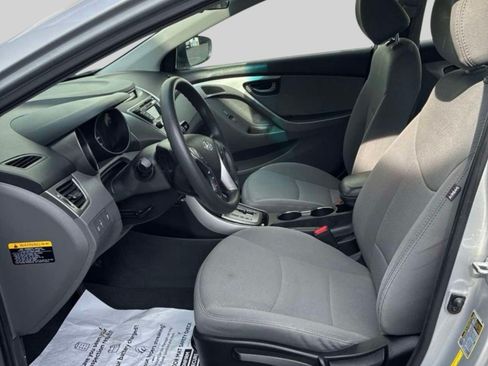 Used 2013 Hyundai Elantra GLS w/ Preferred Pkg FWD image 2