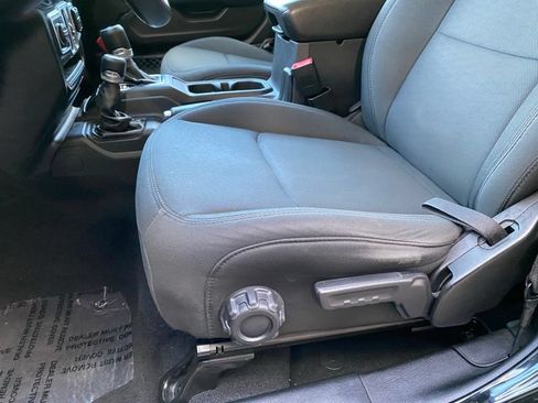 Used 2020 Jeep Wrangler Unlimited Sport S AWD/4WD image 22