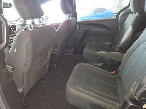 Used 2018 Chrysler Pacifica Touring Plus w/ S Appearance Package FWD image 20