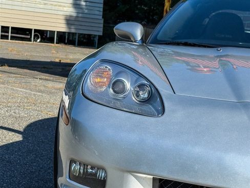 Used 2009 Chevrolet Corvette Z06 RWD image 10
