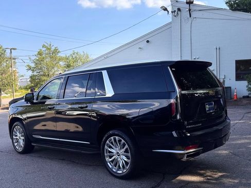 Used 2024 Cadillac Escalade ESV Premium Luxury AWD/4WD image 4