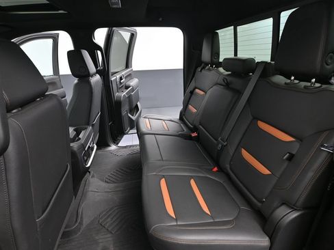 Used 2022 GMC Sierra 2500 AT4 w/ AT4 Premium Plus Package AWD/4WD image 47