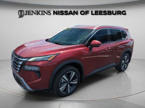 Certified 2025 Nissan Rogue SL FWD image 14