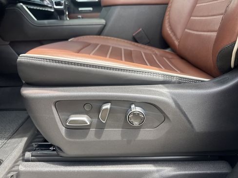 Used 2024 GMC Sierra 1500 Denali Ultimate AWD/4WD image 8