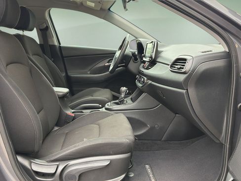 Used 2018 Hyundai Elantra GT w/ Style Package 02 FWD image 10