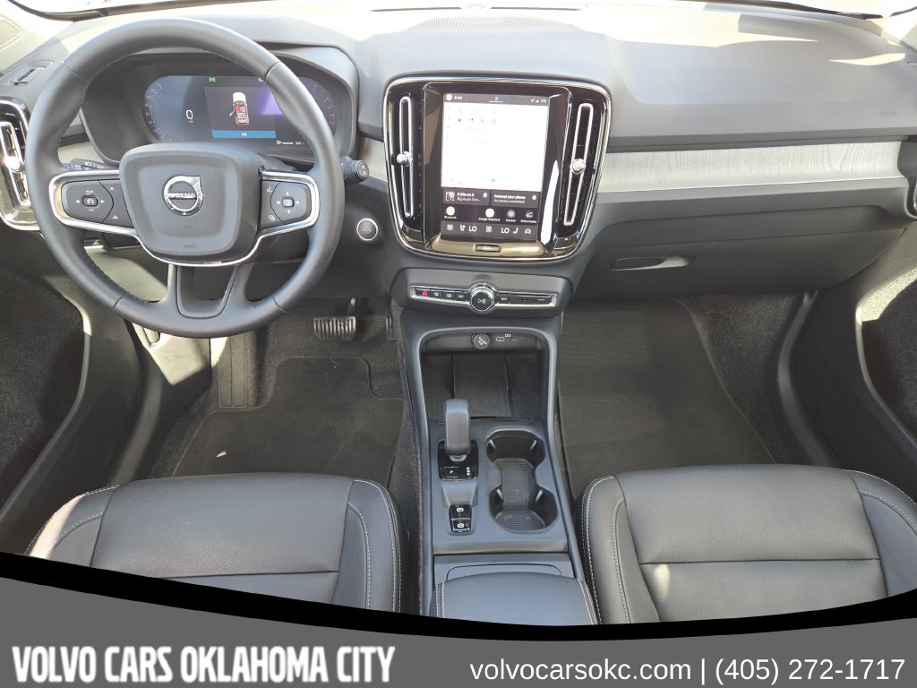 Certified 2025 Volvo XC40 B5 Core AWD/4WD image 27