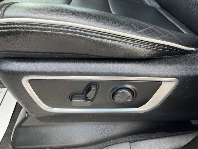 Used 2025 RAM 1500 Laramie AWD/4WD image 14