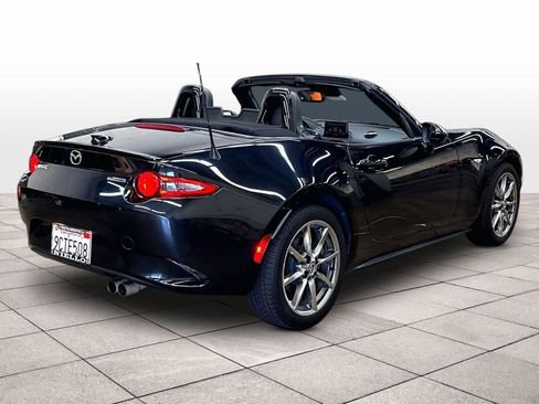 Used 2022 MAZDA MX-5 Miata Grand Touring w/ Weather Package RWD image 16