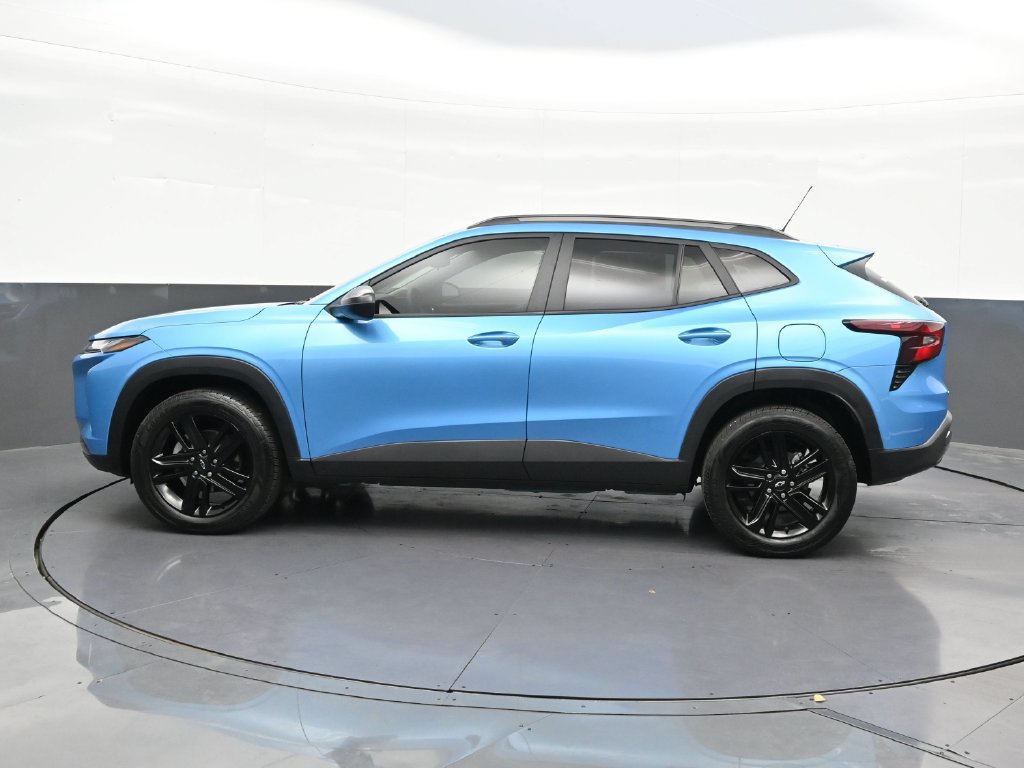 Used 2025 Chevrolet Trax ACTIV w/ Driver Confidence Package FWD image 2